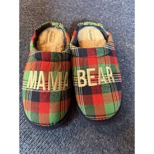 Dearfoams Womens Green Red Blue Plaid Sherpa Mama Bear Holiday Slippers M 7/8